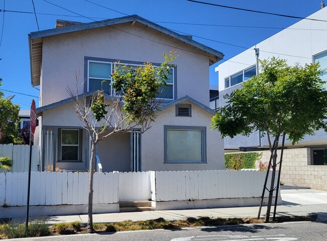 property at 803 Navy St