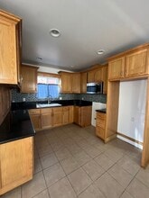 9807 San Antonio Ave in South Gate, CA - Building Photo - Building Photo