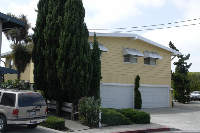 220-226 Rondale Ct in Hayward, CA - Foto de edificio - Building Photo