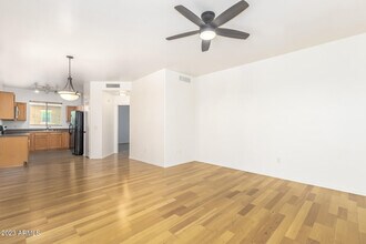 9233 E Neville Ave in Mesa, AZ - Building Photo - Building Photo