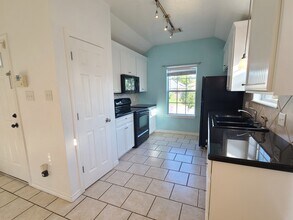 2637 Symphony Park Dr in Bryan, TX - Building Photo - Building Photo