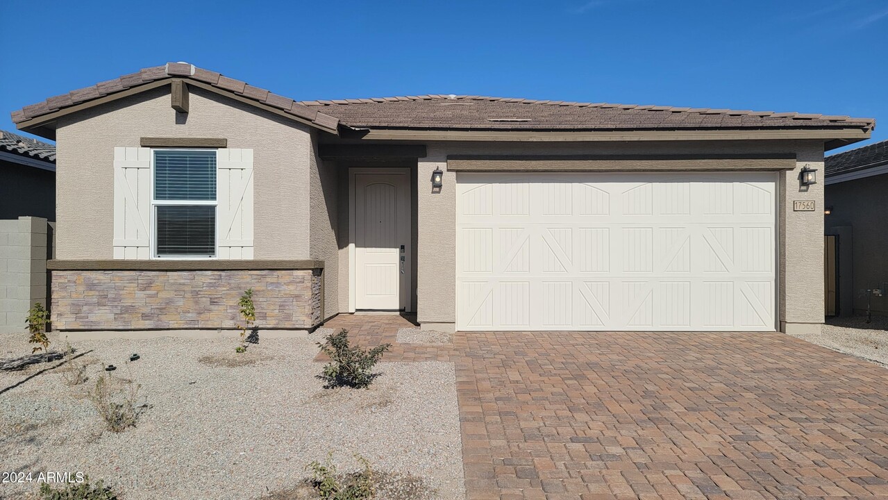 17560 W Washington St in Goodyear, AZ - Building Photo