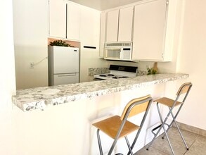 1855 Diamond St, Unit 112 in San Diego, CA - Foto de edificio - Building Photo