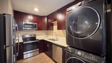 689 Tyrone St in El Cajon, CA - Foto de edificio - Interior Photo