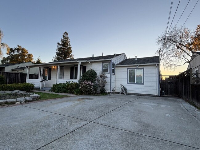 2019 Fir St in Concord, CA - Foto de edificio - Building Photo