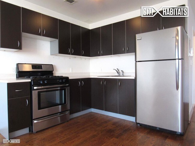 1143 DEKALB Ave-Unit -2D in Brooklyn, NY - Building Photo - Building Photo