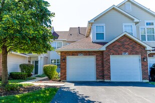 2973 Kentshire Cir in Naperville, IL - Building Photo