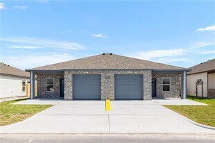 2331 Summit Rd in La Feria, TX - Building Photo