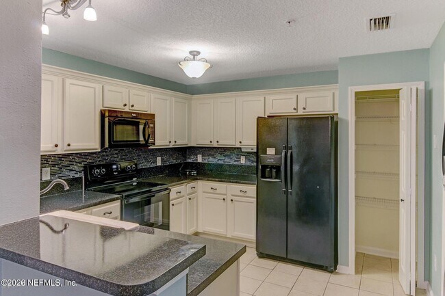 6057 Maggies Cir in Jacksonville, FL - Building Photo - Building Photo