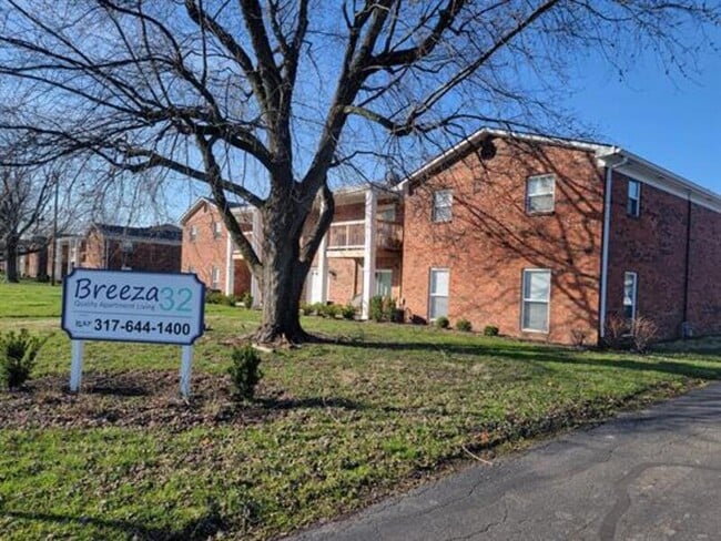 property at 634 Wooddale Terrace