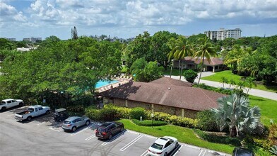 3000 N Palm Aire Dr, Unit 506 in Pompano Beach, FL - Foto de edificio - Building Photo