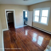 128 Main St in Old Forge, PA - Building Photo - Building Photo