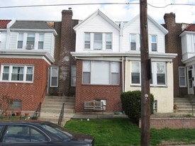 577 Green Ln in Philadelphia, PA - Building Photo