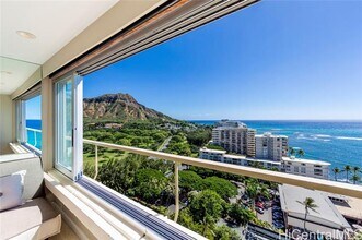 2895 Kalakaua Ave in Honolulu, HI - Building Photo - Building Photo