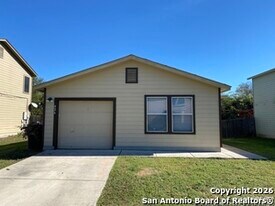826 Absolon Farm in San Antonio, TX - Building Photo