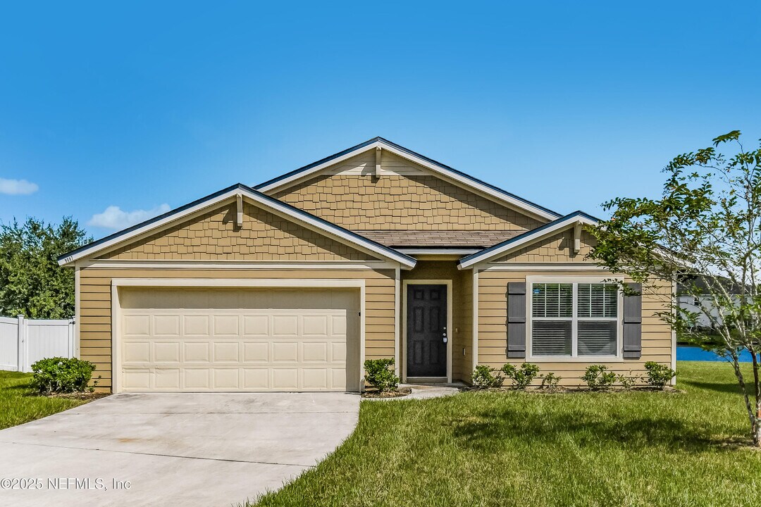 9087 Gloucestershire Ct in Jacksonville, FL - Building Photo