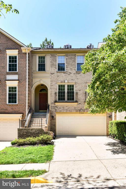 property at 7709 Rockledge Ct