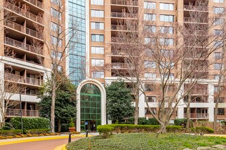Grosvenor Park in Rockville, MD - Building Photo - Building Photo