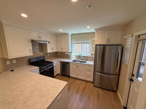 1956 Chorro St in San Luis Obispo, CA - Building Photo - Building Photo
