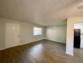 11716 Raintree Village Blvd in Temple Terrace, FL - Building Photo - Building Photo