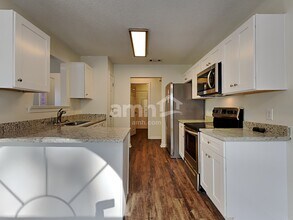 170 Belle Grove Cir in Richmond Hill, GA - Building Photo - Building Photo