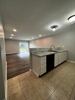 4 Plantation Ln, Unit D in Queensbury, NY - Building Photo