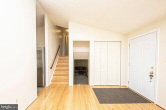 1803 E Beech Rd in Sterling, VA - Building Photo - Building Photo