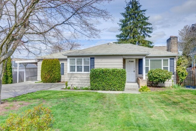 property at 1104 N 30th St