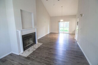 3510 Forum Blvd in Columbia, MO - Building Photo - Building Photo