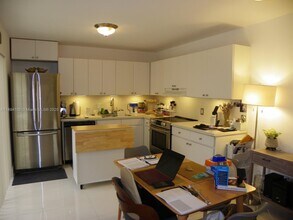 4067 Wimbledon Dr in Cooper City, FL - Building Photo - Building Photo