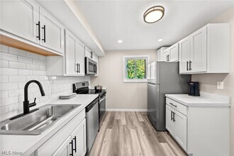 1673 Southbend Dr in Rocky River, OH - Building Photo - Building Photo