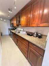 3660 NE 166th St in North Miami Beach, FL - Building Photo - Building Photo