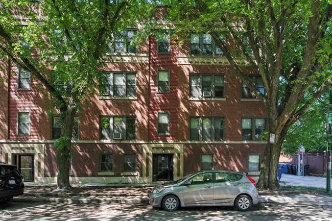 property at 1520 W Belle Plaine Ave