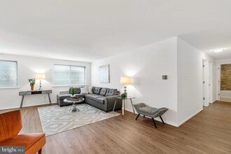 5111 8th Rd S, Unit 311 in Arlington, VA - Building Photo - Building Photo