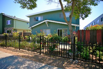 1160 Regent St in Alameda, CA - Foto de edificio - Building Photo