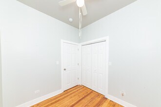 3549 N Sheffield Ave, Unit 2 in Chicago, IL - Building Photo - Building Photo