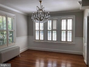 8106 Maple Ridge Rd in Bethesda, MD - Building Photo - Building Photo