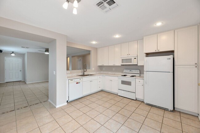 2216 E Spruce Dr in Chandler, AZ - Building Photo - Building Photo