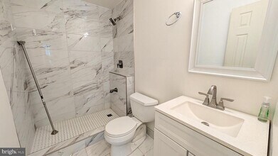 6721 Sycamore Park Dr in Haymarket, VA - Building Photo - Building Photo