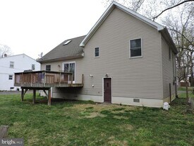 115 S Bell Ave in Yardley, PA - Building Photo