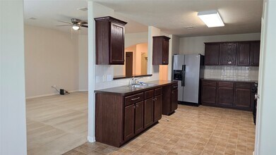 928 Sage St in Baytown, TX - Building Photo - Building Photo