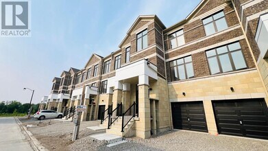16 George Bales Ln in Richmond Hill, ON - Building Photo - Building Photo