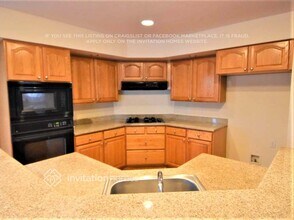 868 Ashwood Ave in Vallejo, CA - Foto de edificio - Building Photo