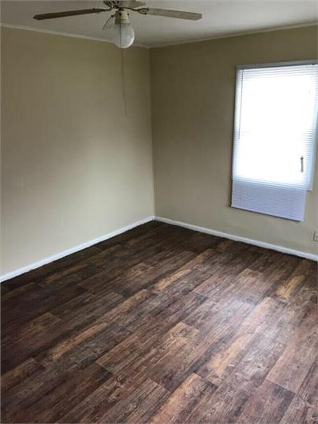 1406 E Michigan Ave-Unit -1406 1/2 in Urbana, IL - Building Photo - Building Photo