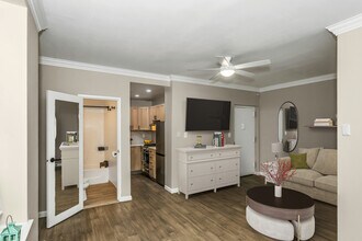 310 Riverside Blvd, Unit 1E in Long Beach, NY - Foto de edificio - Building Photo