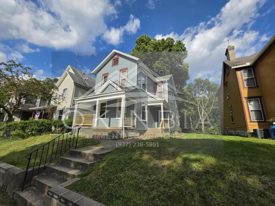 40 Dayton Ave in Dayton, OH - Building Photo