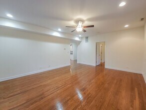 1819 W Leland Ave, Unit 3 in Chicago, IL - Foto de edificio - Building Photo