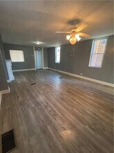 908 North Ave in Braddock, PA - Foto de edificio - Building Photo