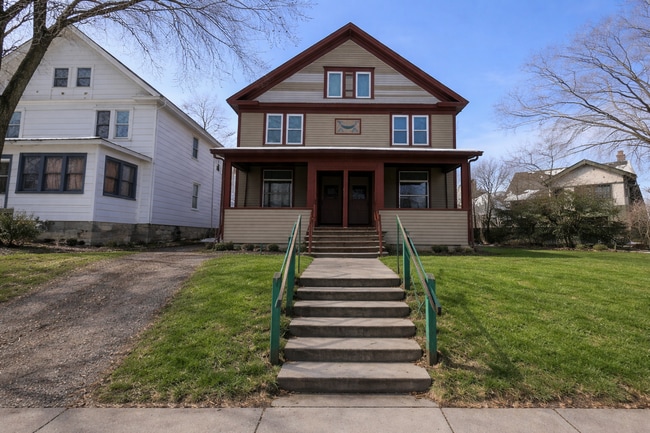 property at 427-429 N Dewey St