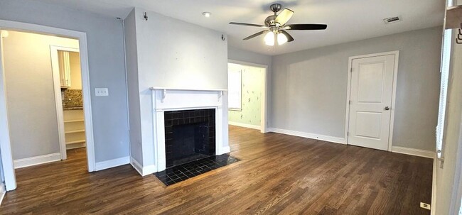 1211 Beechview Dr SE in Atlanta, GA - Foto de edificio - Building Photo